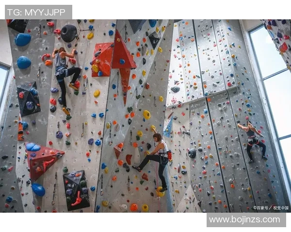 攀岩之巅：深入了解上海攀岩队的默契与协作精神